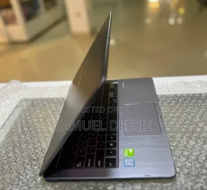 Laptop Asus VivoBook Flip 14 TP401NA 8GB Intel Core I7 HDD 1T