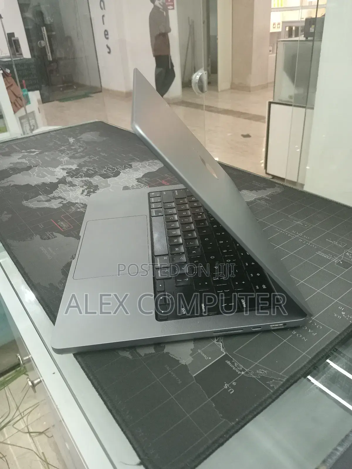 New Laptop Apple MacBook Pro M1 32GB Apple M1 Pro SSD 512GB