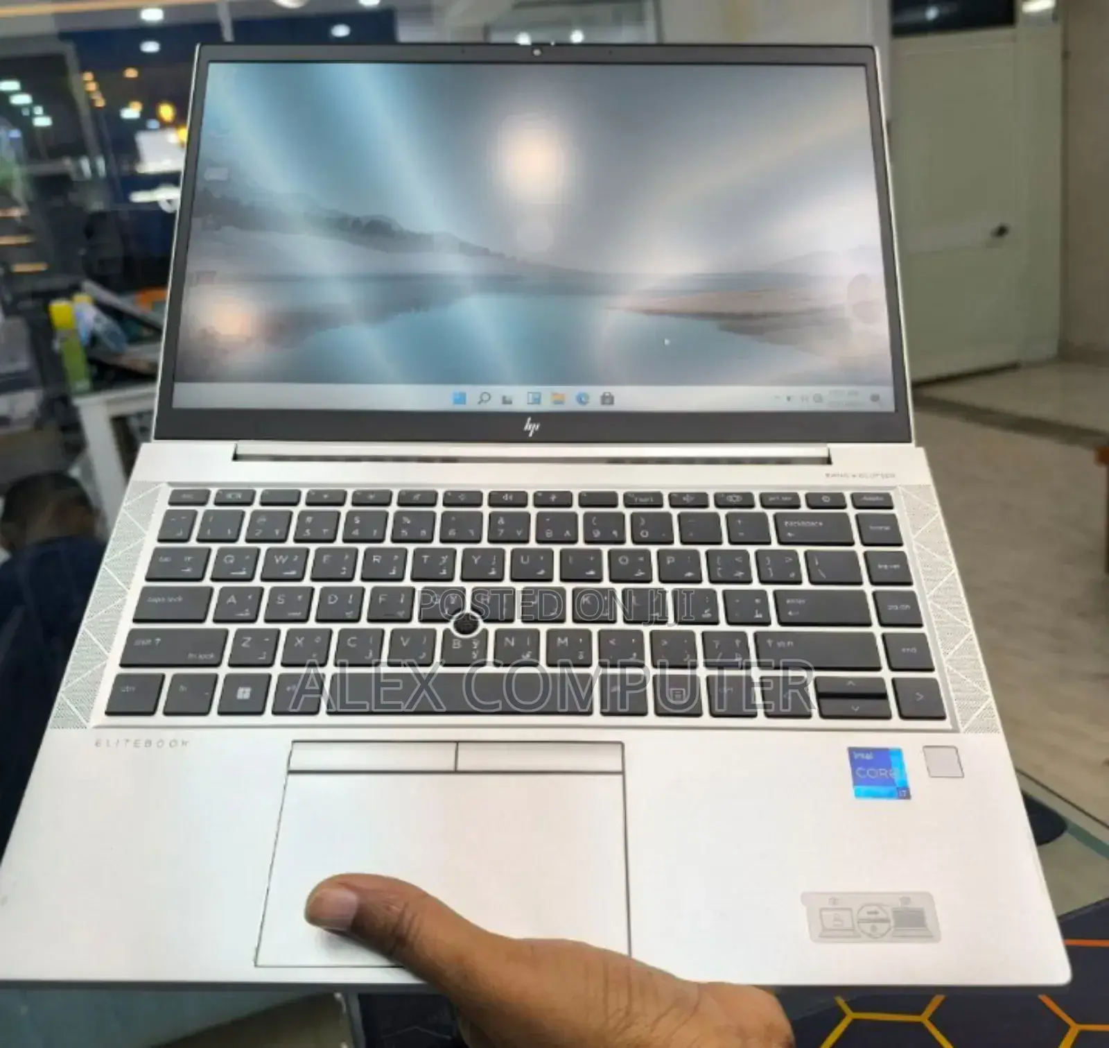 New Laptop HP EliteBook 840 G8 16GB Intel Core I7 SSD 512GB