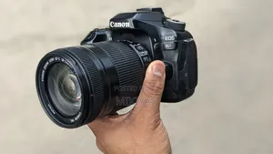 Photo - Canon 80d With Canon 18-135mm Lens