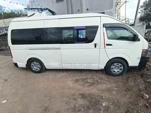 Toyota HiAce 2011 White