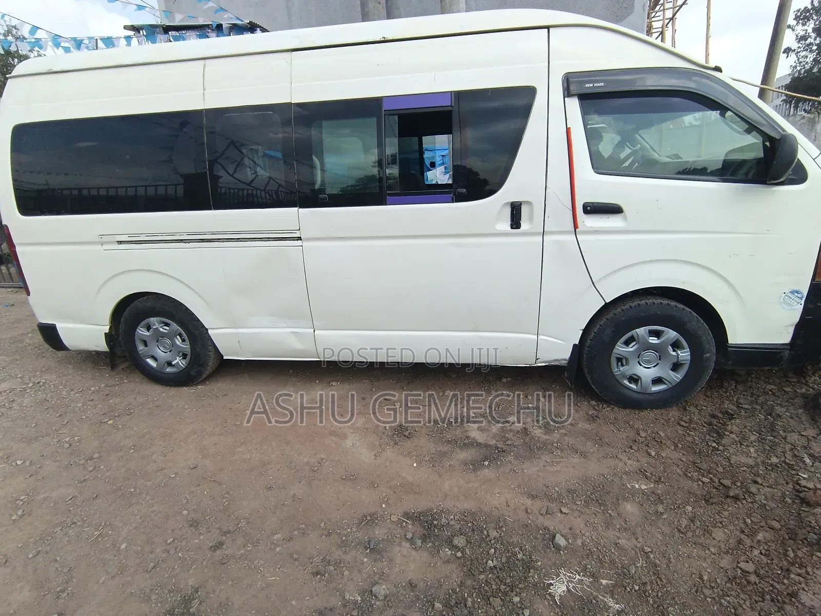 Toyota HiAce 2011 White
