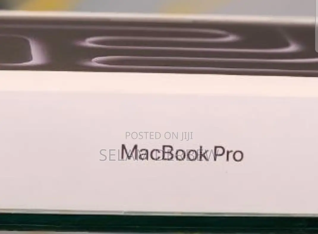 New Laptop Apple Macbook Pro 2025 M5 14-Inch 16GB Apple M5 SSD 512GB