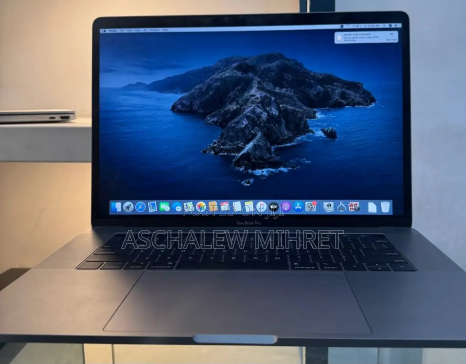 New Laptop Apple MacBook Pro 2019 32GB Intel Core I9 SSD 512GB