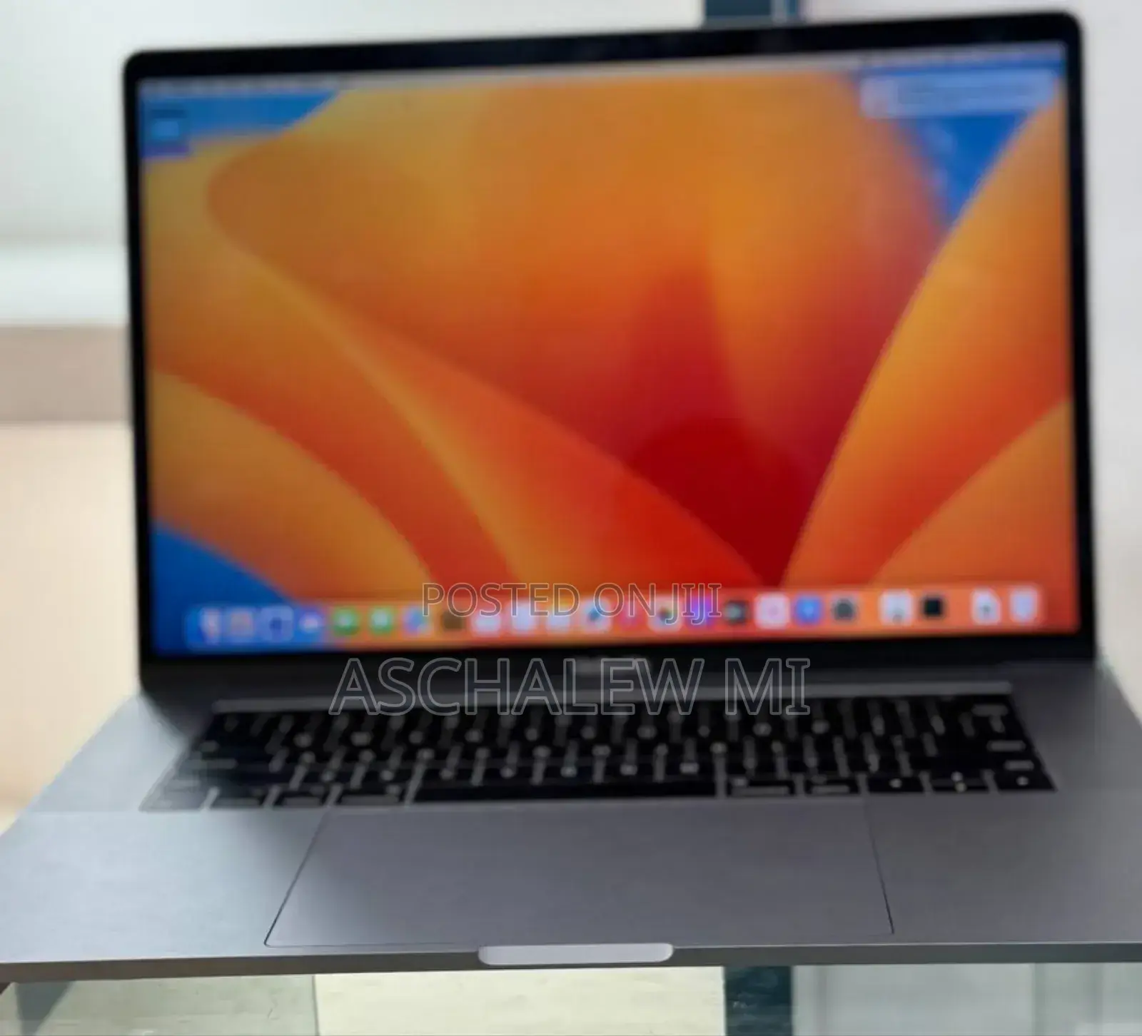 New Laptop Apple MacBook Pro 2019 32GB Intel Core I9 SSD 512GB