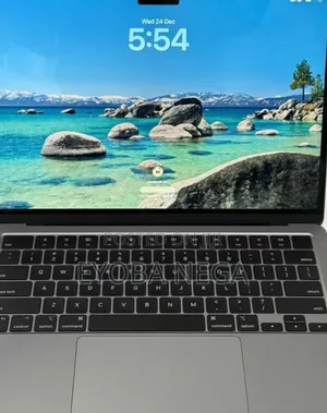 Photo - Laptop Apple MacBook Pro 2022 M2 8GB Apple M2 SSD 256GB