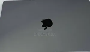 Laptop Apple MacBook Pro 2022 M2 8GB Apple M2 SSD 256GB