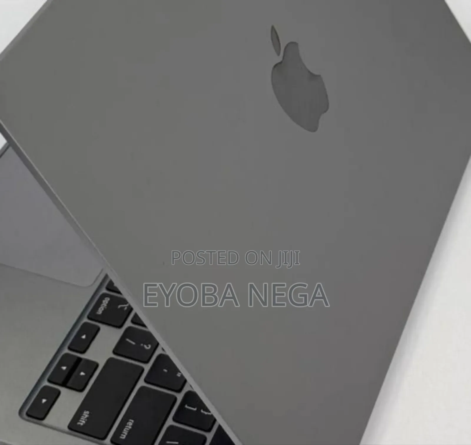 Laptop Apple MacBook Pro 2022 M2 8GB Apple M2 SSD 256GB