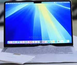 New Laptop Apple MacBook Air 2025 M4 13-Inch 16GB Apple M4 SSD 256GB