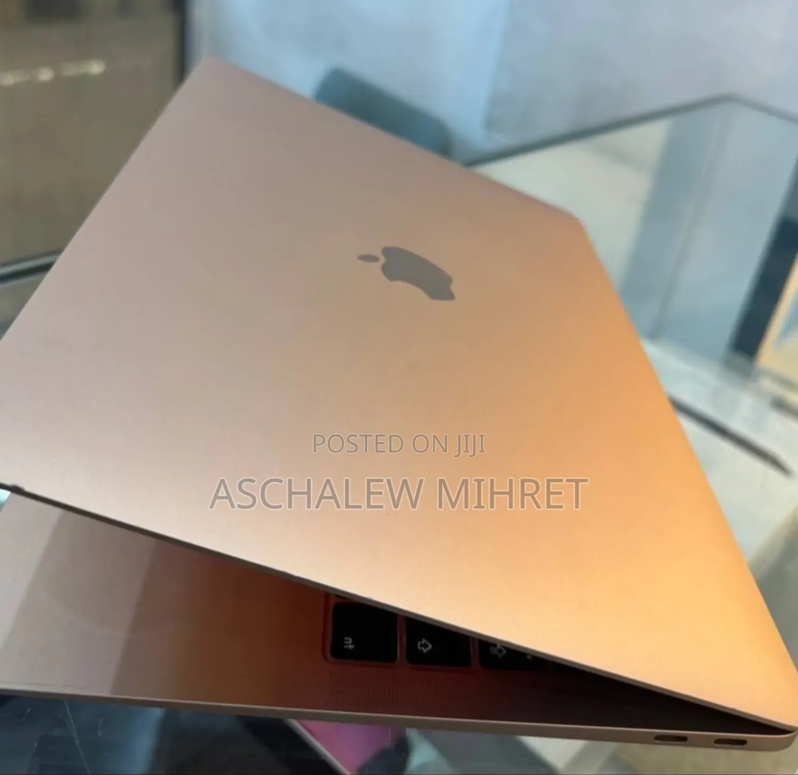 New Laptop Apple MacBook Pro 2019 8GB Intel Core I5 SSD 256GB