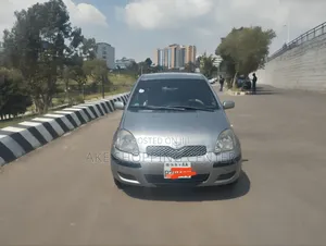 Toyota Vitz 2005 Silver
