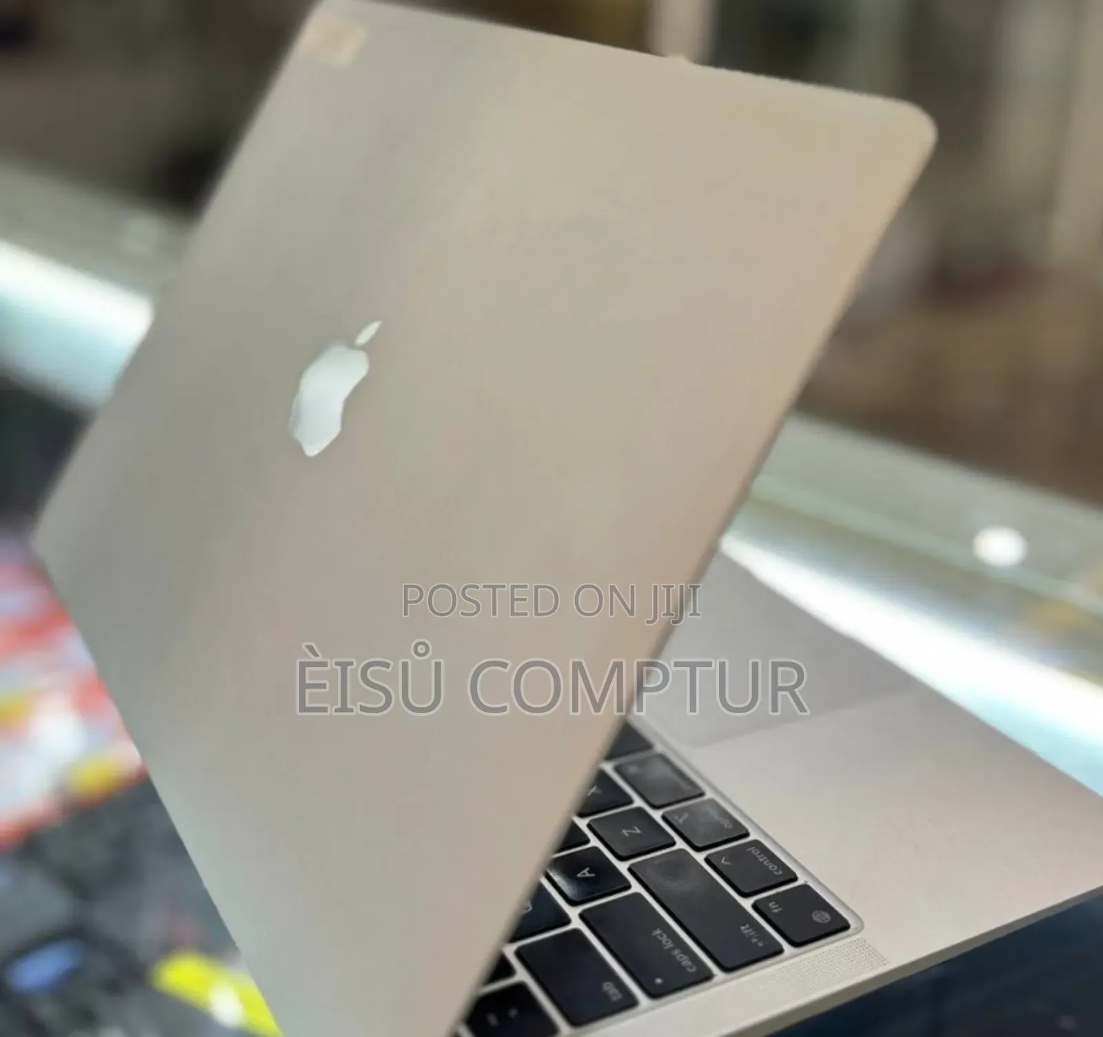 New Laptop Apple MacBook Air 2020 M1 8GB Apple M1 SSD 256GB