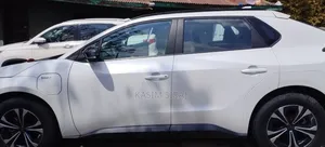 Toyota bZ4X Limited 2024 White