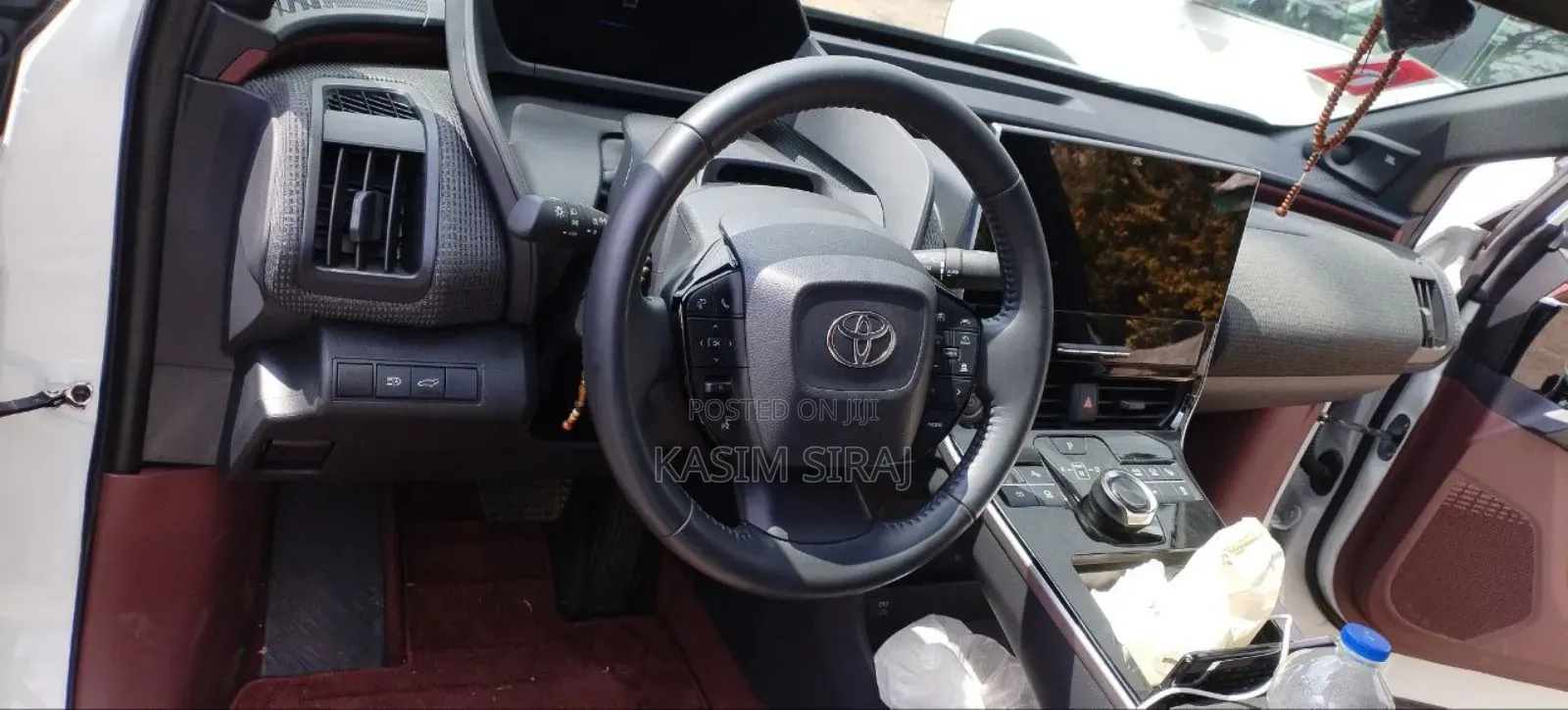 Toyota bZ4X Limited 2024 White