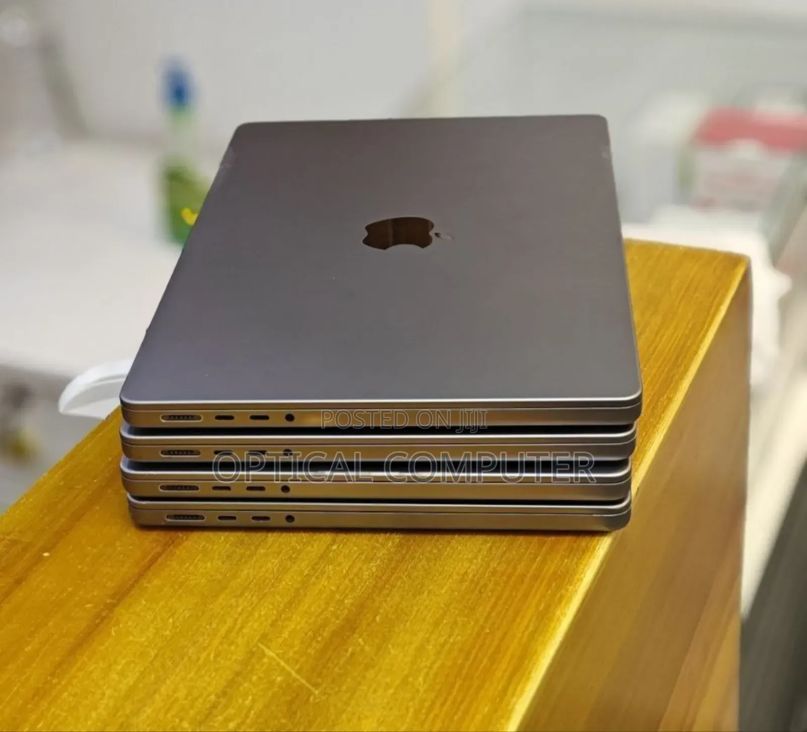 New Laptop Apple MacBook Pro M1 32GB Apple M1 Pro SSD 512GB