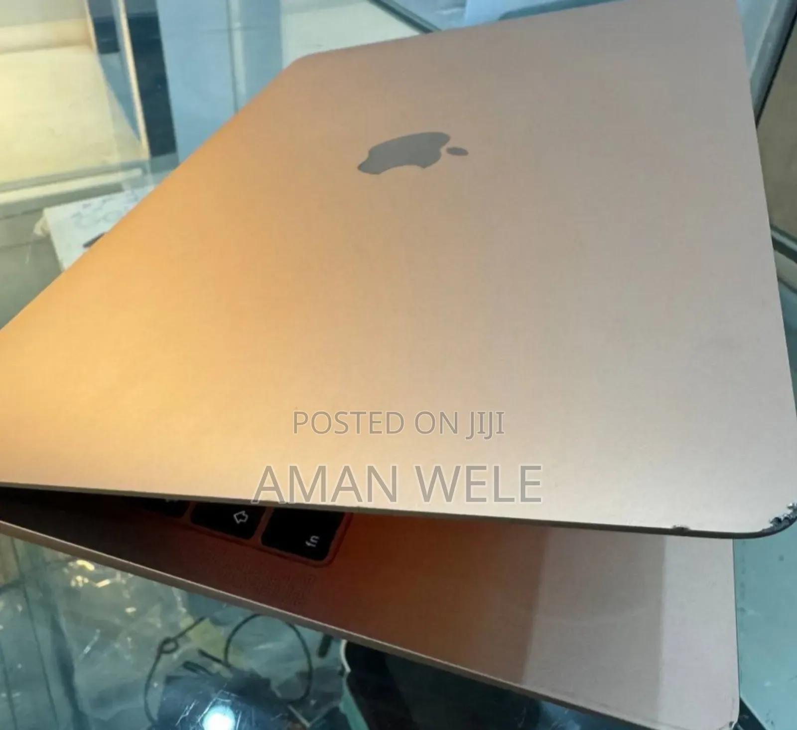 New Laptop Apple MacBook Pro 2019 8GB Intel Core i5 SSD 256GB