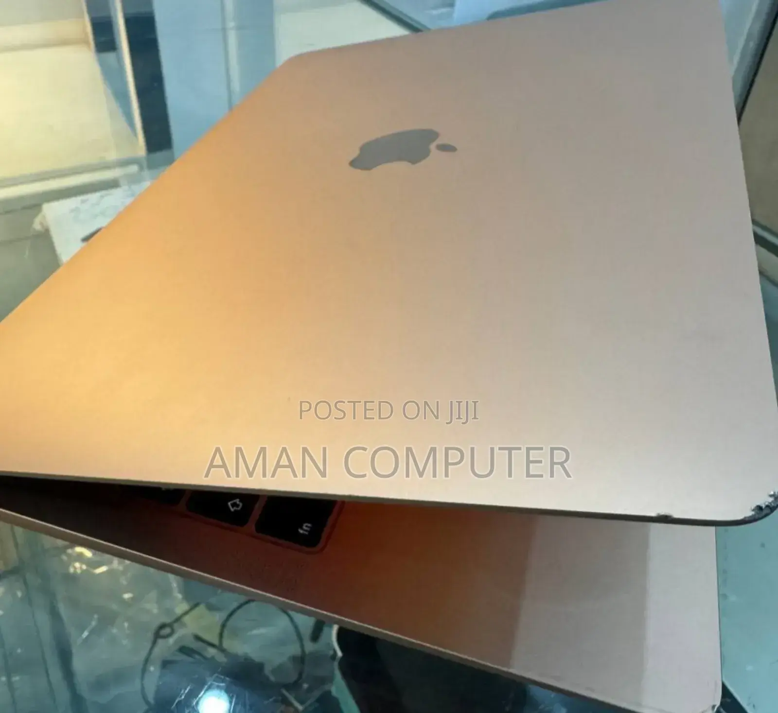 New Laptop Apple MacBook Pro 2019 8GB Intel Core i5 SSD 256GB