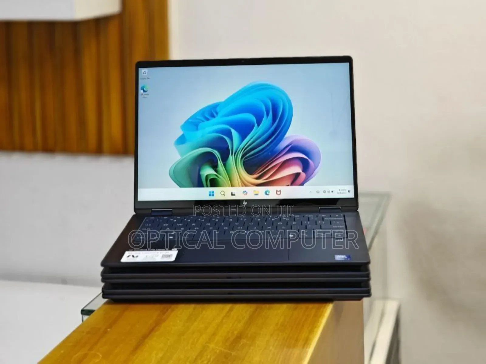 New Laptop HP OmniBook X Flip 14" 16GB Intel Core Ultra 7 SSD 1T