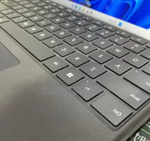 New Laptop Microsoft Surface Pro 8 16GB Intel Core i7 SSD 512GB