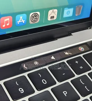 New Laptop Apple MacBook Pro 2019 8GB Intel Core I5 SSD 128GB