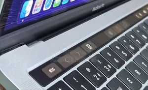 New Laptop Apple MacBook Pro 2019 8GB Intel Core I5 SSD 128GB