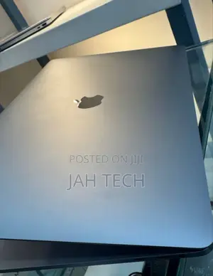 New Laptop Apple MacBook Pro 2019 32GB Intel Core I9 SSD 512GB