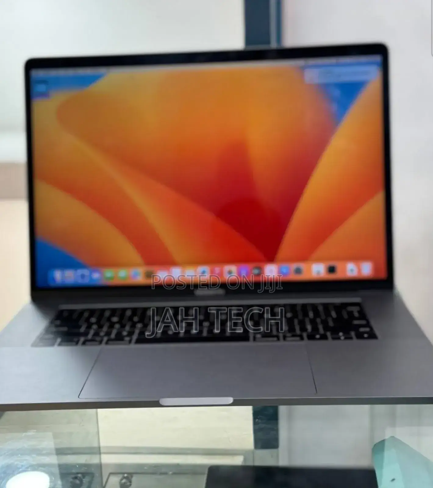 New Laptop Apple MacBook Pro 2019 32GB Intel Core I9 SSD 512GB