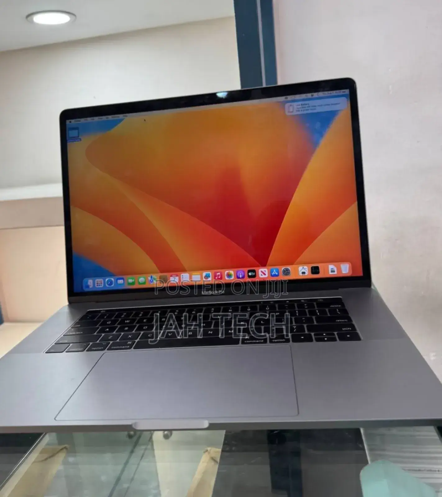 New Laptop Apple MacBook Pro 2019 32GB Intel Core I9 SSD 512GB