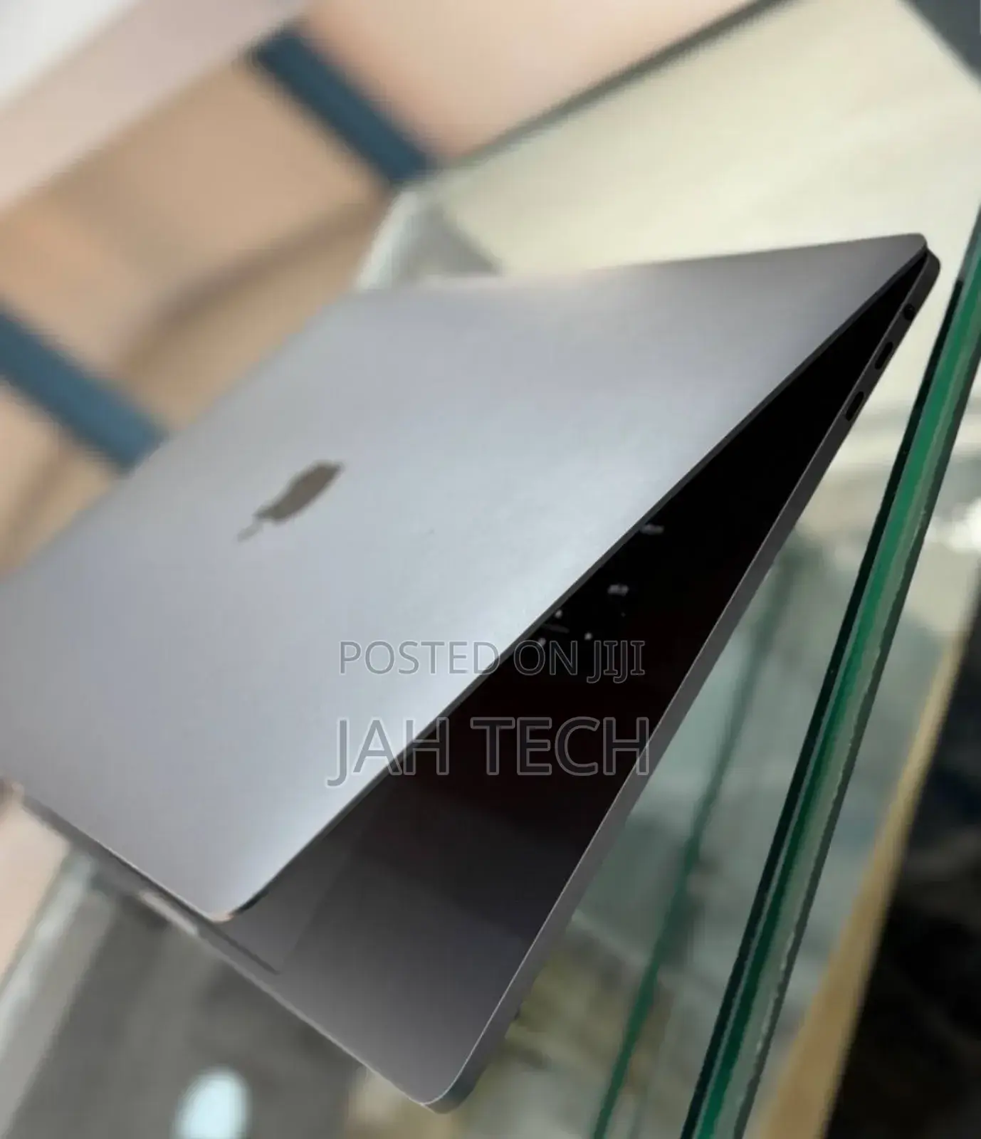 New Laptop Apple MacBook Pro 2019 32GB Intel Core I9 SSD 512GB