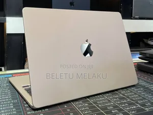 New Laptop Apple MacBook Air 2022 M2 16GB Apple M2 SSD 256GB