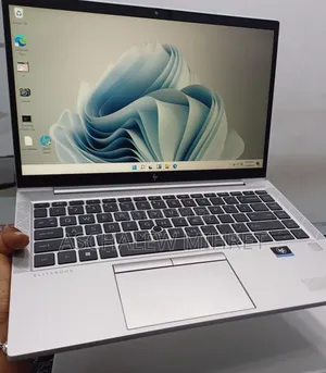 New Laptop HP EliteBook 840 G8 16GB Intel Core i7 SSD 512GB