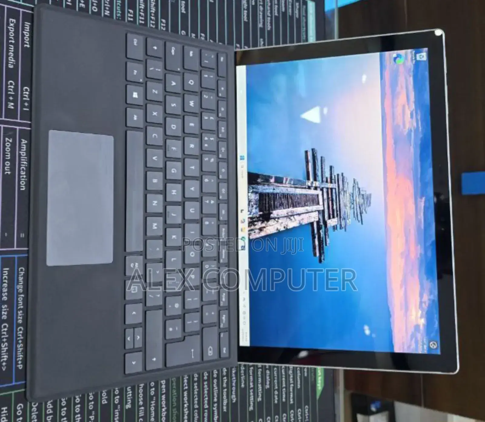 New Laptop Microsoft Surface Pro 7 8GB Intel Core i5 SSD 256GB