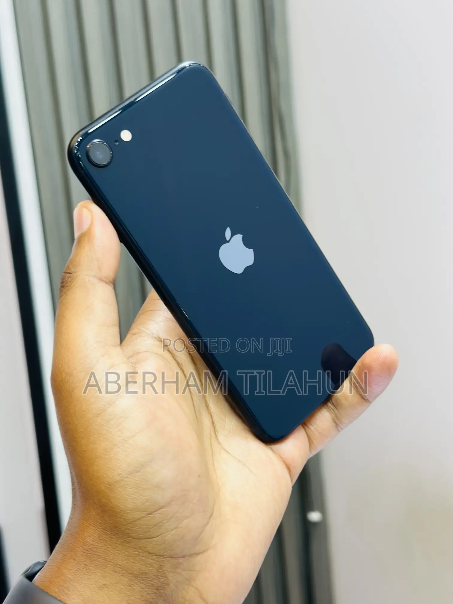 Apple iPhone SE (2022) 64 GB Black