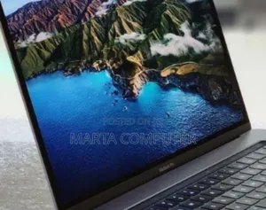 New Laptop Apple MacBook Pro 2017 16GB Intel Core I7 SSD 512GB