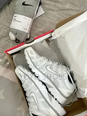 Nike P-6000 Metalic Summits Fashion Sneaker