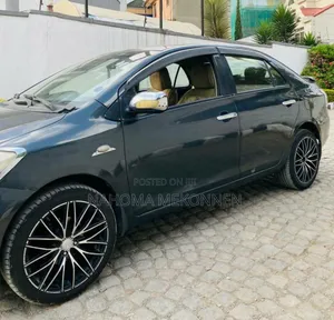 Toyota Yaris 2008 Gray