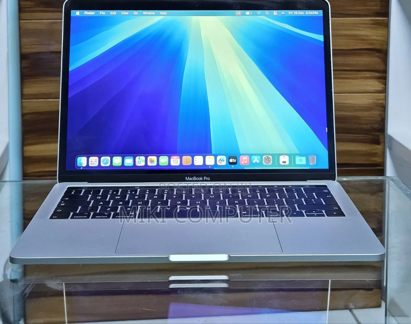 New Laptop Apple MacBook Pro 2019 8GB Intel Core I5 SSD 128GB