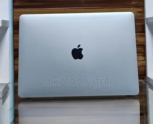 New Laptop Apple MacBook Pro 2019 8GB Intel Core I5 SSD 128GB