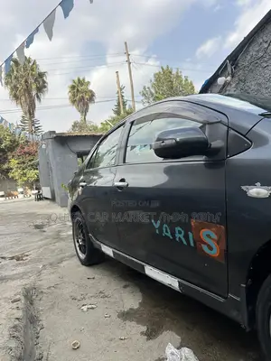 Toyota Yaris 1.0 2006 Gray