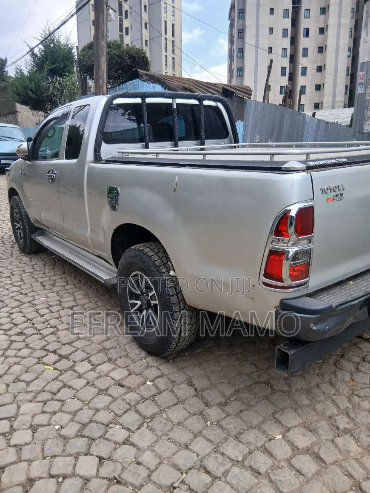 Toyota Hilux 2012 Gold