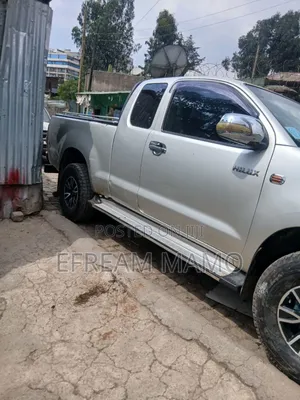 Toyota Hilux 2012 Gold