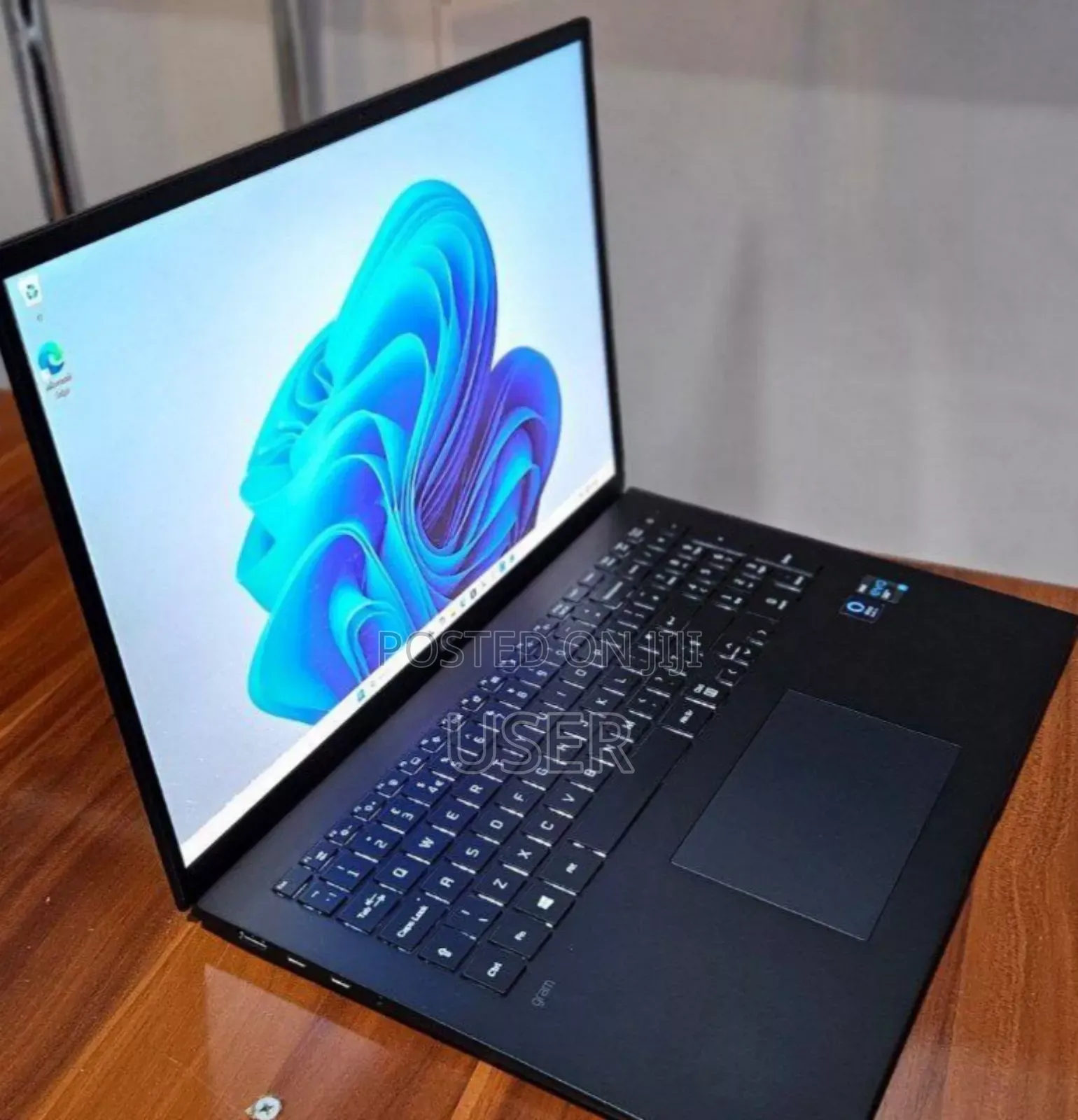 New Laptop LG Gram 13.3 16GB Intel Core I7 SSD 1T