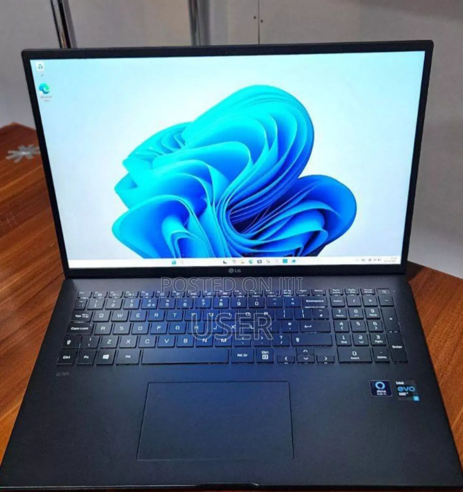 New Laptop LG Gram 13.3 16GB Intel Core I7 SSD 1T