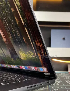 Photo - New Laptop Apple MacBook Pro 48GB Apple M4 SSD 2T