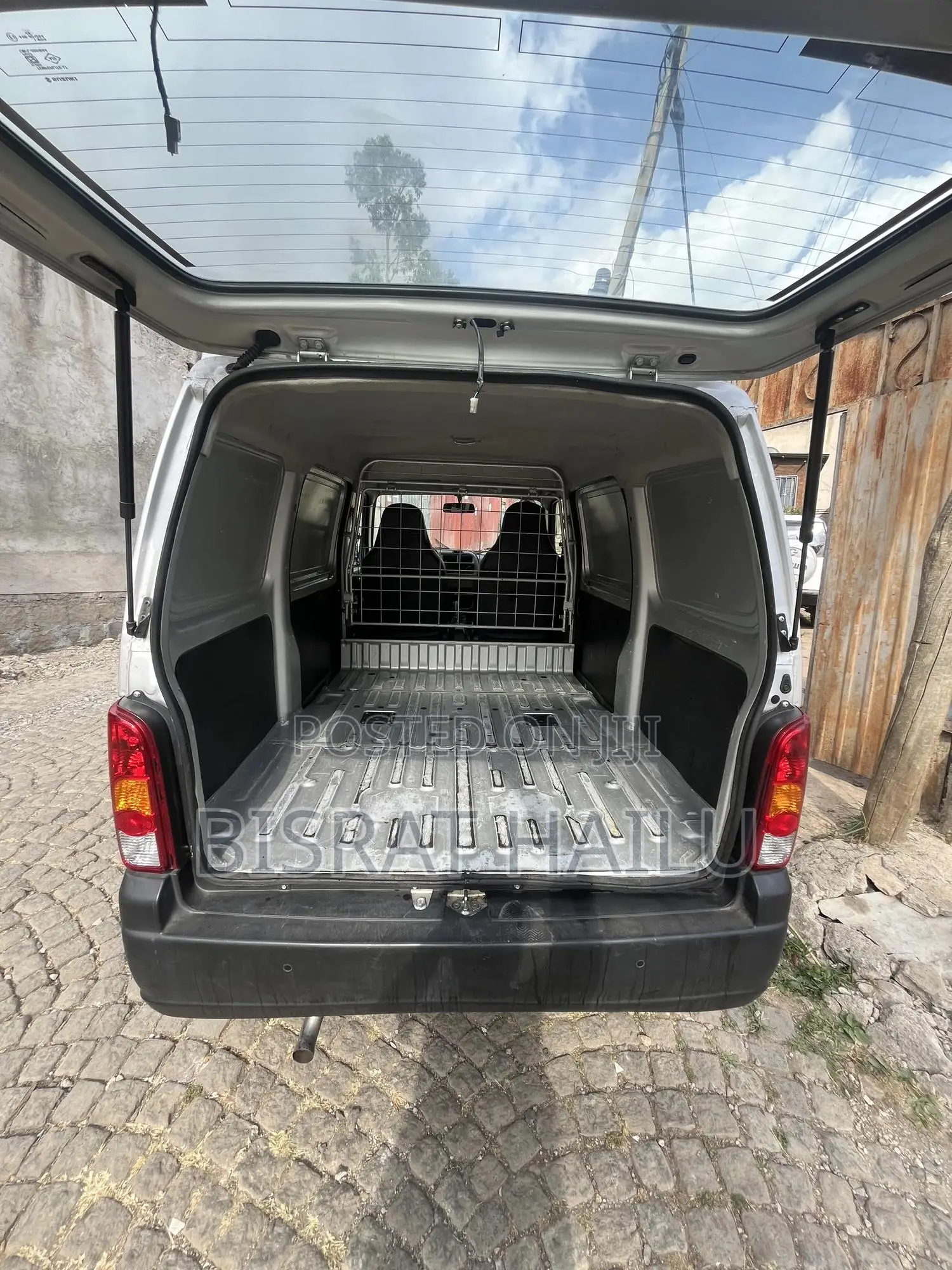 Suzuki Eeco 1.2 Petrol FWD 2024 Silver