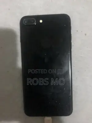 Photo - Apple iPhone 7 Plus 128 GB Black