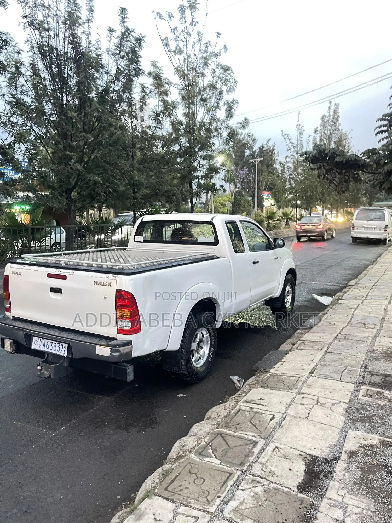 Toyota Hilux 2010 White