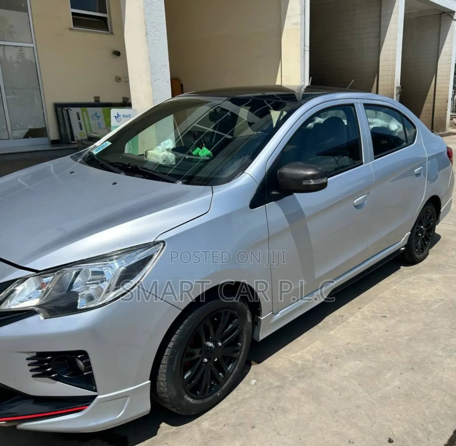 Mitsubishi Attrage 2023 Silver