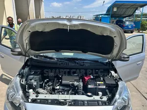 Mitsubishi Attrage 2023 Silver