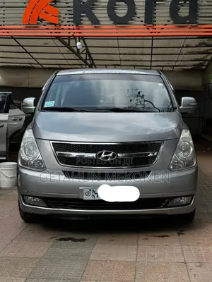 Photo - Hyundai Starex 2015 Silver